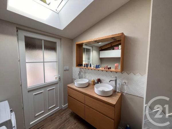 Maison à vendre  6 pièces - 200 m2 BREUIL MAGNE - 17