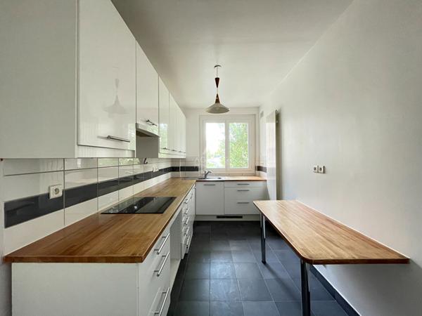 Viroflay - Spacieux 5 pièces traversant, balcon, vue dégagée et box €550 000 ** - Référence 598-CIA