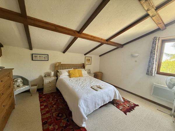 Castelsagrat (82400) CASTELSAGRAT Maison avec 3 chambres, près du village avec 1.9 hectares