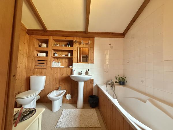 Castelsagrat (82400) CASTELSAGRAT Maison avec 3 chambres, près du village avec 1.9 hectares