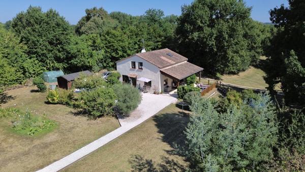 Castelsagrat (82400) CASTELSAGRAT Maison avec 3 chambres, près du village avec 1.9 hectares