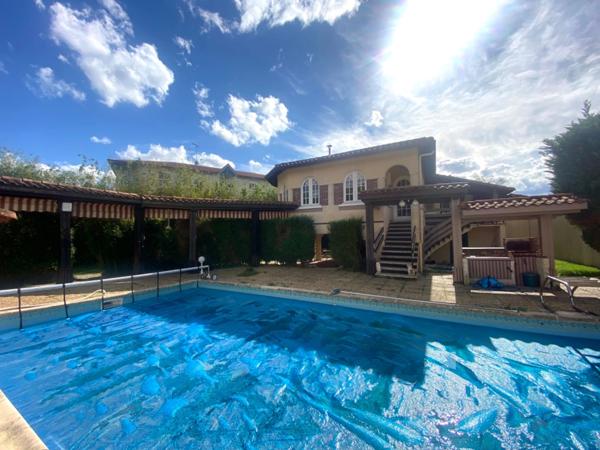 Maison 5 pièces 257m2 avec piscine et garages à AIRE SUR L'ADOUR