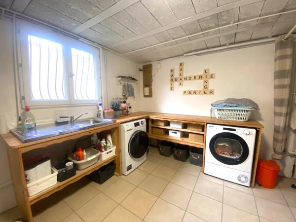 Maison 5 pièces 257m2 avec piscine et garages à AIRE SUR L'ADOUR