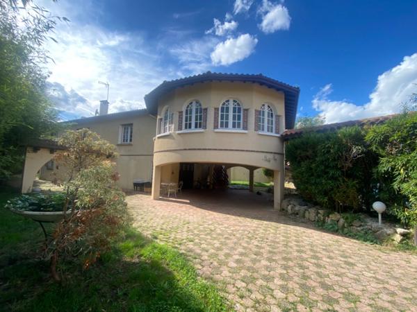 Maison 5 pièces 257m2 avec piscine et garages à AIRE SUR L'ADOUR