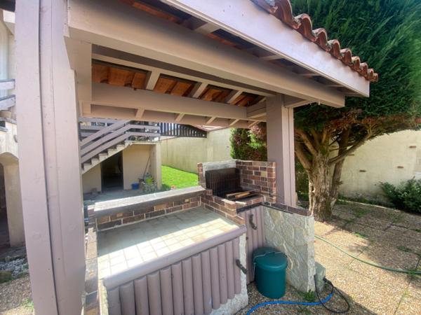 Maison 5 pièces 257m2 avec piscine et garages à AIRE SUR L'ADOUR