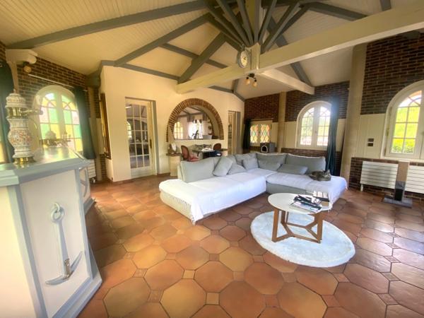 Maison 5 pièces 257m2 avec piscine et garages à AIRE SUR L'ADOUR