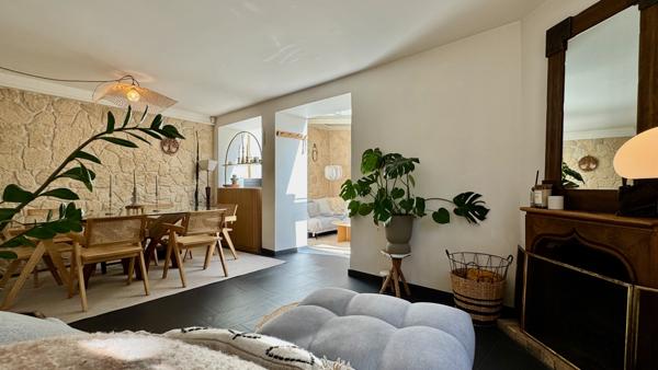 Saint-Nom-la-Bretèche (78860) Maison de village (avec courette) très bien entretenue et au charme indéniable !