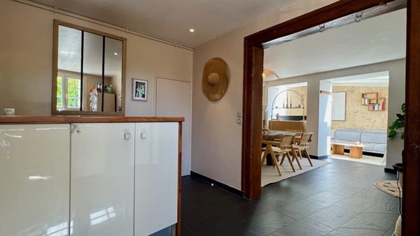 Saint-Nom-la-Bretèche (78860) Maison de village (avec courette) très bien entretenue et au charme indéniable !