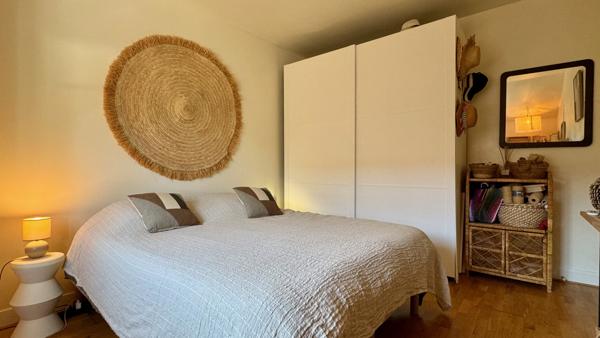 Saint-Nom-la-Bretèche (78860) Maison de village (avec courette) très bien entretenue et au charme indéniable !