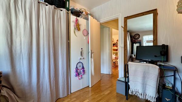 Saint-Nom-la-Bretèche (78860) Maison de village (avec courette) très bien entretenue et au charme indéniable !