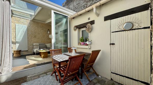 Saint-Nom-la-Bretèche (78860) Maison de village (avec courette) très bien entretenue et au charme indéniable !