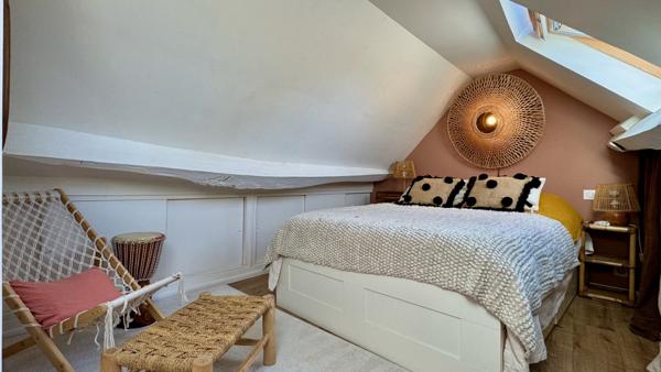 Saint-Nom-la-Bretèche (78860) Maison de village (avec courette) très bien entretenue et au charme indéniable !