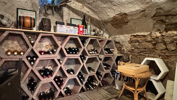 Saint-Nom-la-Bretèche (78860) Maison de village (avec courette) très bien entretenue et au charme indéniable !