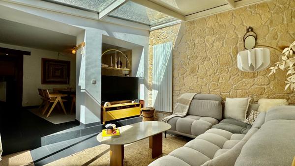 Saint-Nom-la-Bretèche (78860) Maison de village (avec courette) très bien entretenue et au charme indéniable !