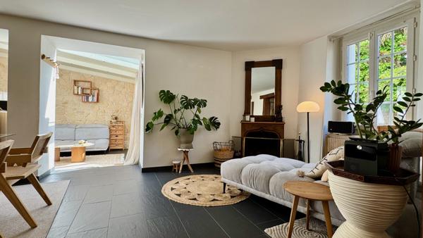 Saint-Nom-la-Bretèche (78860) Maison de village (avec courette) très bien entretenue et au charme indéniable !