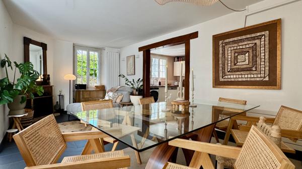 Saint-Nom-la-Bretèche (78860) Maison de village (avec courette) très bien entretenue et au charme indéniable !