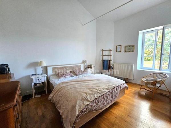 Rare : Secteur Victor Hugo ANGOULEME Demeure de caractère en pierre de taille, 4 chambres, 151 m² sur 800 m² de terrain
