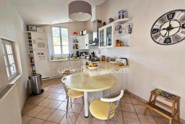 Rare : Secteur Victor Hugo ANGOULEME Demeure de caractère en pierre de taille, 4 chambres, 151 m² sur 800 m² de terrain