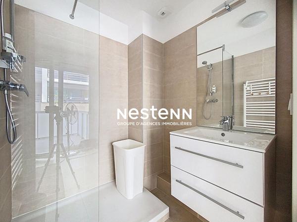 GOLFE JUAN - 3P - 60m² - VUE MER - TERRASSES - PARKING - JARDIN-CENTRE VILLE