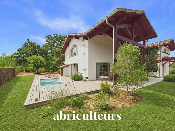 Très belle propriété sur 2 720 m² de terrain en vente SAUBION (40230)