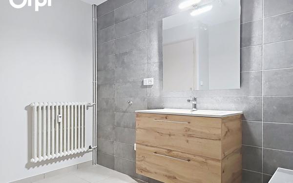 Appartement à vendre    3 pièces •  Reignier-Ésery