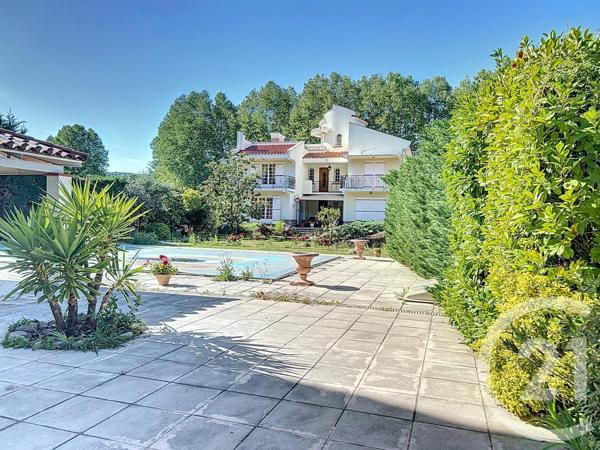 Maison à vendre  7 pièces - 240,39 m2 CERET - 66