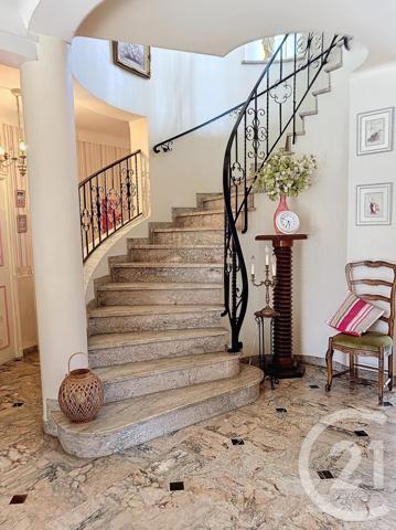 Maison à vendre  7 pièces - 240,39 m2 CERET - 66