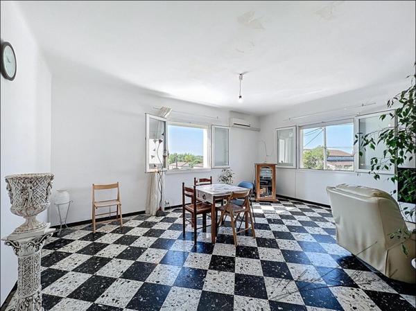 Maison 3 ch. à rénover avec jardin et grand garage