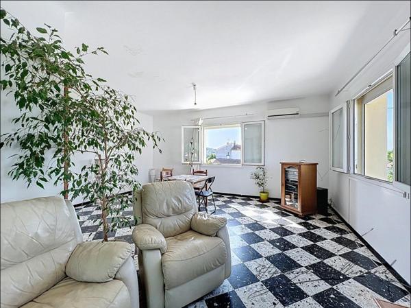 Maison 3 ch. à rénover avec jardin et grand garage