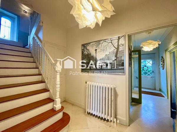 Maison de charme 188 m2 et 1500 m2 de jardin à Questembert centre