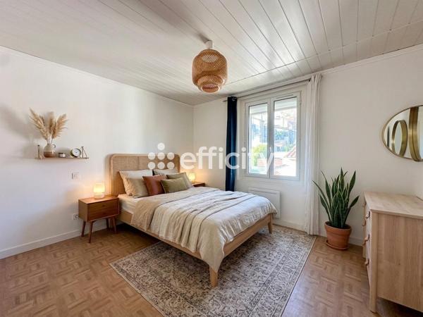 Appartement
         3 pièces
        - 60 m² Exclusivité 150 000 € *