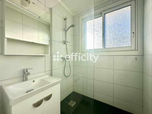 Appartement
         3 pièces
        - 60 m² Exclusivité 150 000 € *