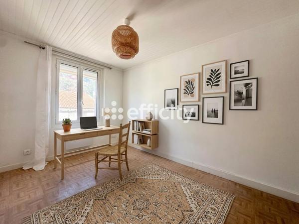 Appartement
         3 pièces
        - 60 m² Exclusivité 150 000 € *