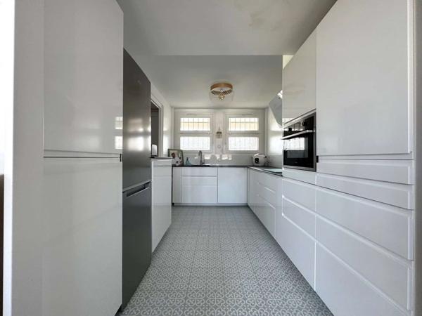 Lumineux appartement avec garage et stationnement, commerces et plage à pied – Royan