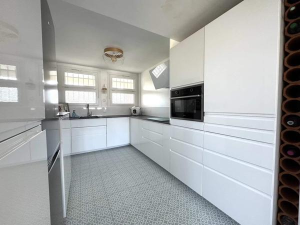 Lumineux appartement avec garage et stationnement, commerces et plage à pied – Royan