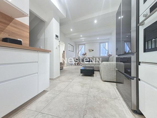 Maison de village 4 pièce(s) rénovée à vendre / Centre historique de Roquebrune-sur-Argens