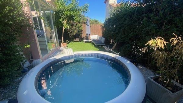 Beau 2 pièces + bureau entièrement refait à neuf 150m de la mer jardin