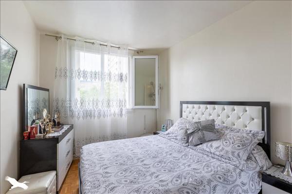 Appartement à vendre |  Clichy |  4 pièces | 74 m²