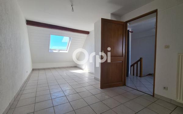Appartement à louer    2 pièces • 98,25 m2 Obersaasheim