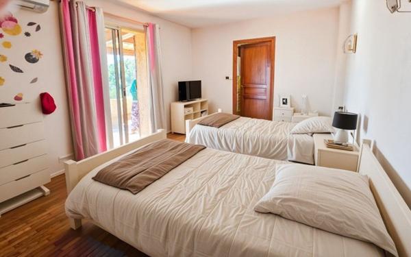 Maison à vendre    5 pièces • 170 m2 La Gaude