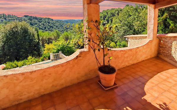 Maison à vendre    5 pièces • 170 m2 La Gaude