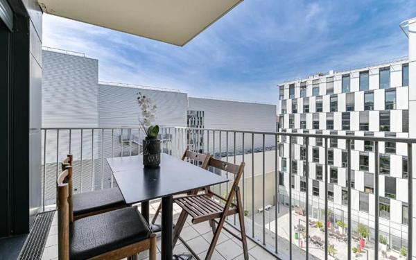 Appartement à vendre    3 pièces • 61,36 m2 Paris 19