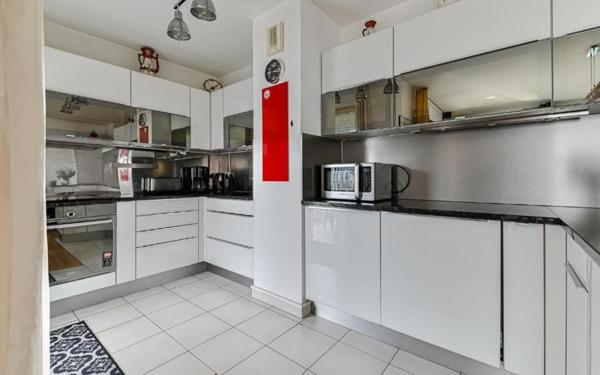 Appartement à vendre    3 pièces • 61,36 m2 Paris 19