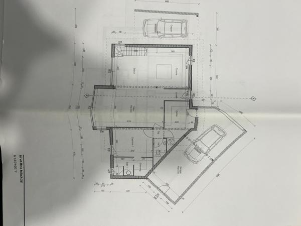 GUILERS : Maison aux lignes contemporaines à tendance passive