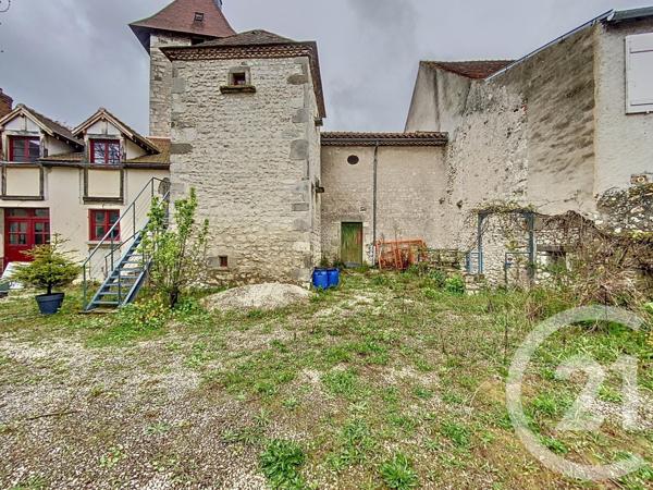 Maison à vendre  1 pièce - 190 m2 CHARROUX - 03
