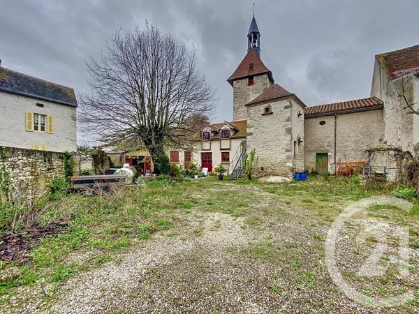 Maison à vendre  1 pièce - 190 m2 CHARROUX - 03