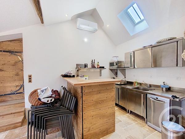 Maison à vendre  1 pièce - 190 m2 CHARROUX - 03