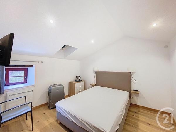 Maison à vendre  1 pièce - 190 m2 CHARROUX - 03