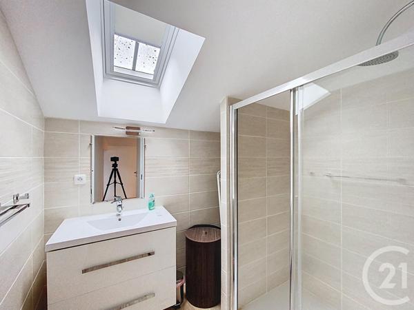 Maison à vendre  1 pièce - 190 m2 CHARROUX - 03