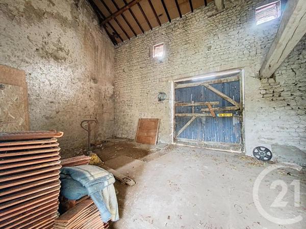 Maison à vendre  1 pièce - 190 m2 CHARROUX - 03